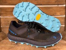 Load image into Gallery viewer, Vibram Peak District Trail Running Resole - The Key Cobbler
