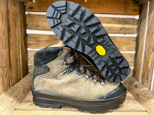 Load image into Gallery viewer, Vibram Sniper Cup Sole Unit - The Key Cobbler
