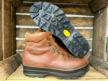 Load image into Gallery viewer, Vibram Sniper Cup Sole Unit - The Key Cobbler
